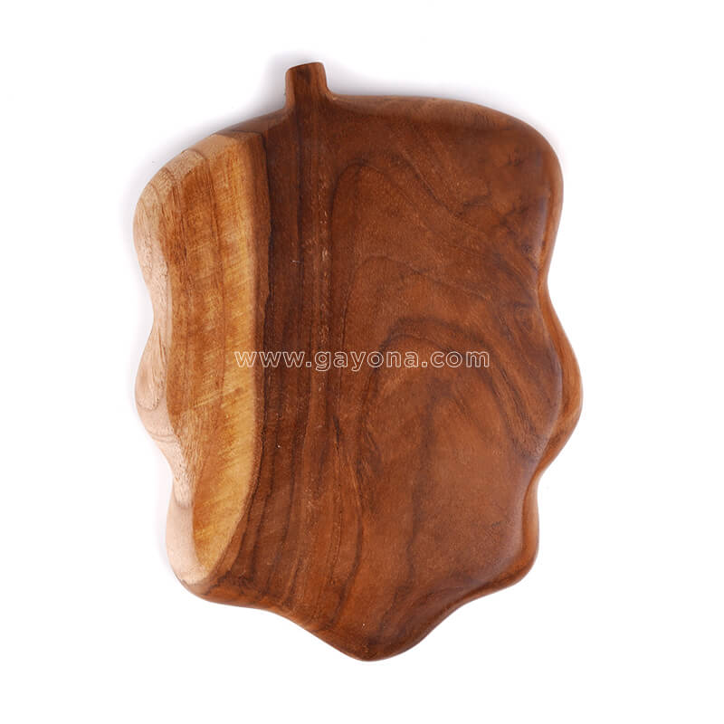 Dried leaves